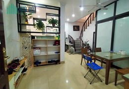 NHÀ ĐẸP TẶNG FULL NỘI THẤT VỊ TRÍ TRUNG TÂM NGÕ NÔNG GẦN Ô TÔ AN SINH TỐT