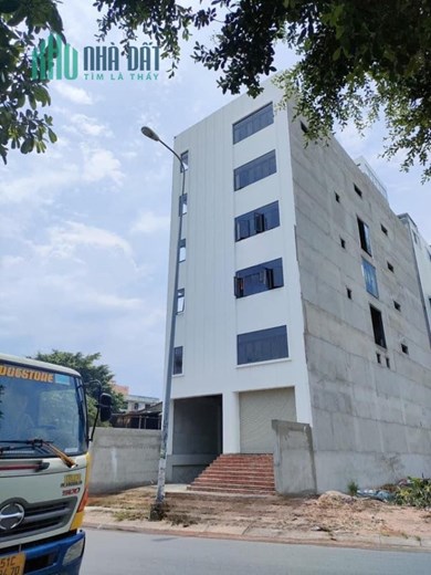 Kẹt vốn bán gấp nhà 7 tầng dts 1124m2, ngay khu dân cư Nam Long , quận 12 
