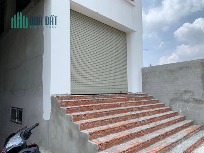 Kẹt vốn bán gấp nhà 7 tầng dts 1124m2, ngay khu dân cư Nam Long , quận 12 