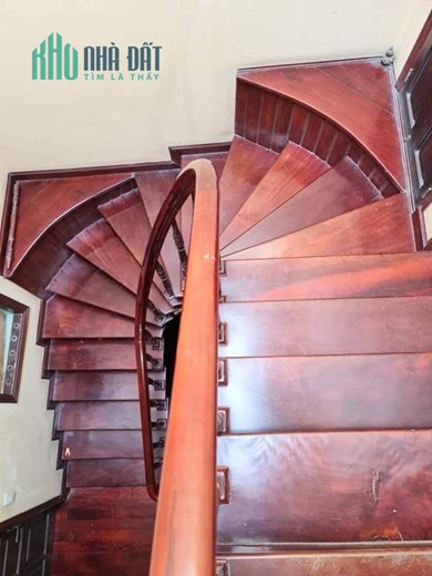 Nhà Hoàng Mai, ngõ rộng, 3 bước ra ô tô, gần 60m2, giá chỉ 4 tỷ.