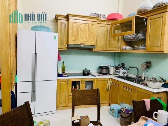 Bán nhà cạnh phố Vọng, Ô tô cách nhà 10m, DT37m2, giá 3.7 tỷ.