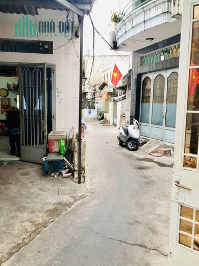 TÂN SƠN NHÌ SÁT MẶT TIỀN - KHÔNG LGQH - 3 PHÒNG NGỦ GIÁ 2.X TỶ