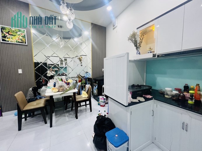 BÁN NHÀ HXH 8M LÊ VĂN QUỚI, BÌNH TÂN - 70M NỞ HẬU - 3 TẦNG Ở NGAY - CHỈ 4.2 TỶ