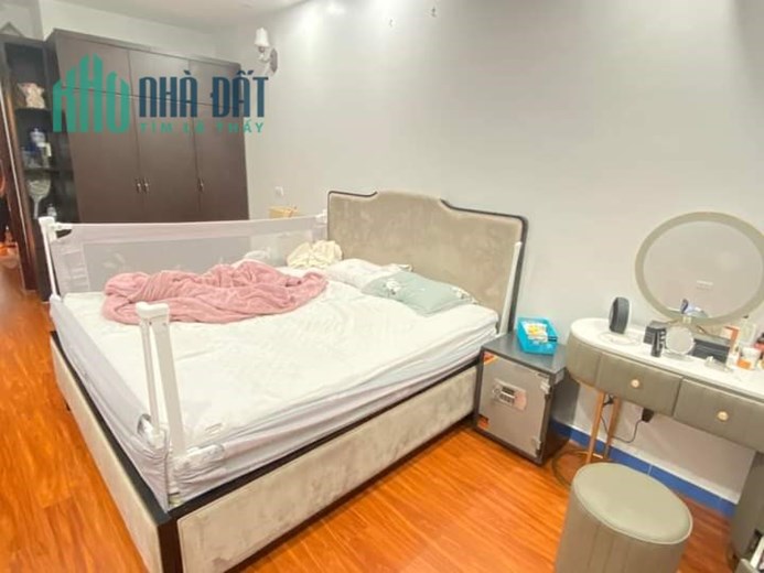 Bán Nhà Ngõ 575 Kim Mã 54/60m2 x 5 tầng , 6 phòng ngủ đầy đủ công năng , gần Phố ngõ thông rộng.