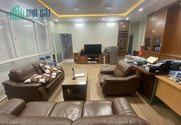 Bán gấp nhà 4 tầng MT Đinh Tiên Hoàng, Hải Châu, Đà Nẵng, khu vực sầm uất, nhà có thang máy