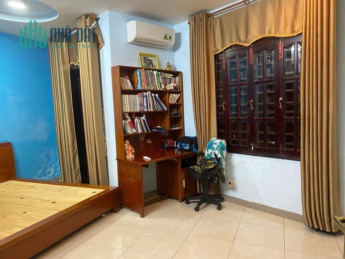 Bán nhà mặt phố Nguyễn Hữu Thọ. Dt 170m ngang 11m. Giá 31.5 tỷ.