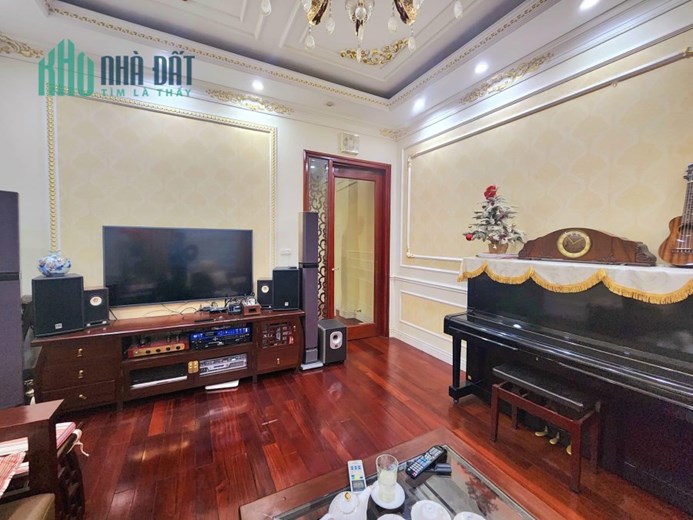 Bán nhà riêng Trần Quốc Hoàn 13 tỷ , mua bán nhà riêng Dịch Vọng Hậu Cầu Giấy giá rẻ !