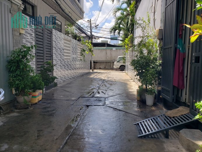 CÓ 1-0-2 Ngay NGÃ TƯ 4 XÃ - TÂN HOÀ ĐÔNG - 40m2 - 2 Tầng - HXH - CHỈ 3 TỶ  X