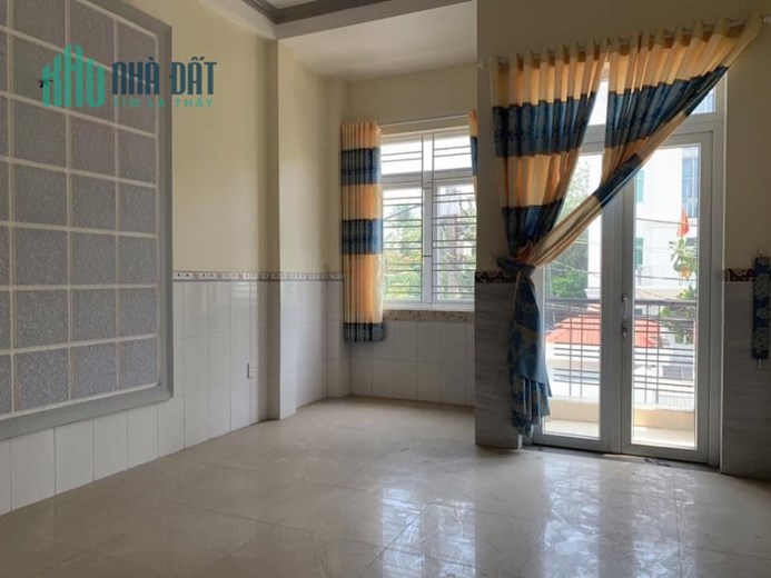 Chính chủ bán gấp nhà 11m x 30m đường Trưng Nữ Vương  , Hóc Môn giá chỉ 14 tỷ 499 