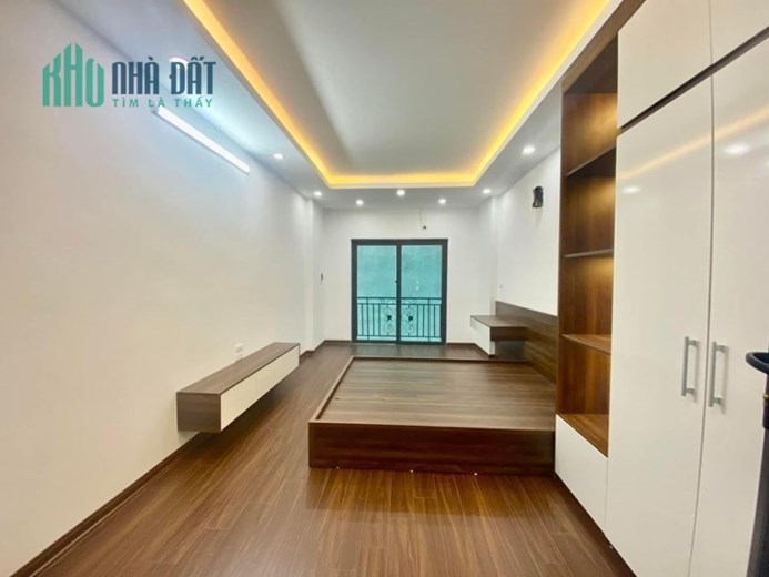 Bán nhà phố Trương Định, 33m x 5 tầng, chủ mua nhà to hơn nên bán , 3 tỷ 300