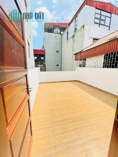 Cho thuê nhà ngõ tại đường Pháo Đài Láng, Đống Đa