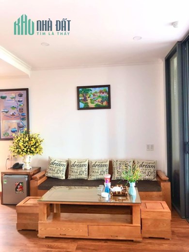 Xuất Ngoại bán Khách Sạn mặt tiền Trần Phú, 10x20 210m2 đang Kinh Doanh, Bãi Tắm Biển, Chợ Đêm 500m