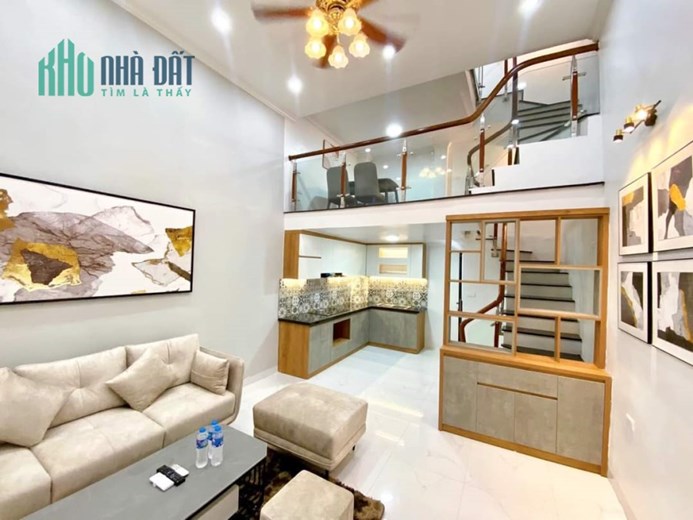 3,85 Tỷ có ngay căn nhà 33m2 ngay giữa trung tâm Đống Đa, Hà Nội