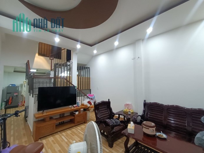 Nhà Nguyễn Tri Phương, gần Phạm Văn Nghị, 41m ra MT, 2 tầng đẹp, 2.x tỷ