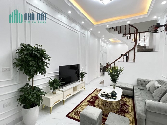 Bán nhà phố Trương Định, 31,5 m2  x 5 tầng, nhà mới xây, giá 3 tỷ300