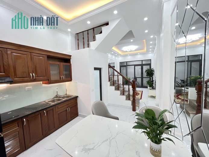 Bán nhà phố Trương Định, 31,5 m2  x 5 tầng, nhà mới xây, giá 3 tỷ300