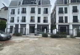 Chính chủ có nhà cần cho thuê làm văn phòng. Địa chỉ :  Đường Nguyễn Xiển - Thanh Xuân - Hà Nội