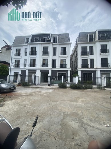 Chính chủ có nhà cần cho thuê làm văn phòng. Địa chỉ :  Đường Nguyễn Xiển - Thanh Xuân - Hà Nội