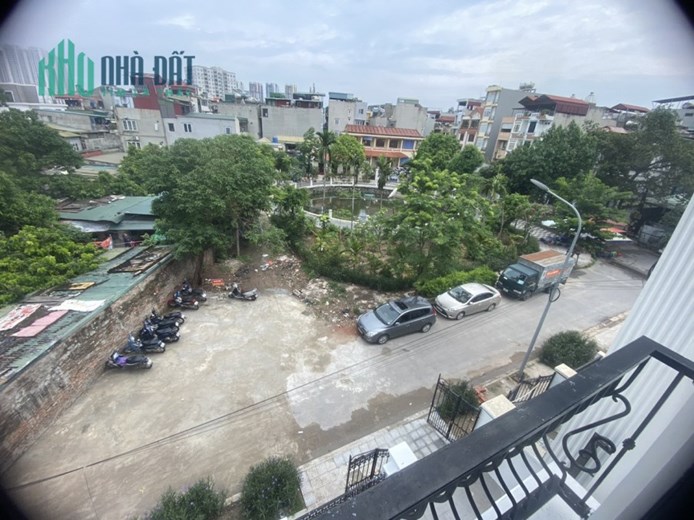 Chính chủ có nhà cần cho thuê làm văn phòng. Địa chỉ :  Đường Nguyễn Xiển - Thanh Xuân - Hà Nội