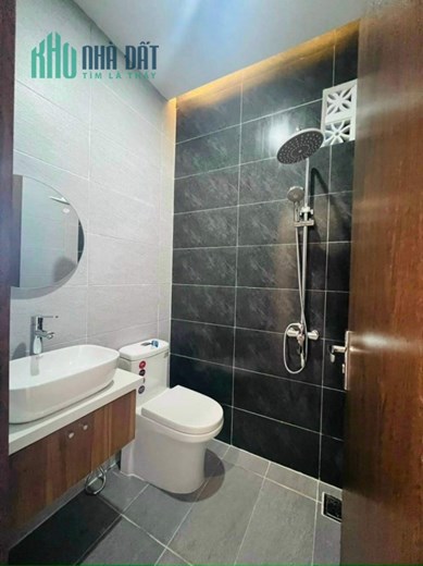 TÔI CẦN BÁN CĂN NHÀ 3 TẦNG K192 TÔ HIỆU