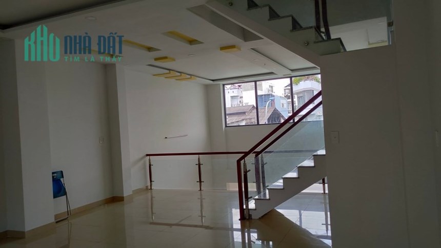 MẶT TIỀN KHỦNG PHẠM VĂN CHÍ- KINH DOANH SẦM UẤT- CÁCH CẦU PHẠM VĂN CHÍ 200M- ĐỨNG TRÊN LẦU NHÌN