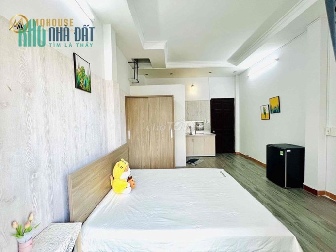 Một chiếc phòng BALCON LỚN FULL NỘI THẤT xinh xắn tại Ngã 4 Phú Nhuận