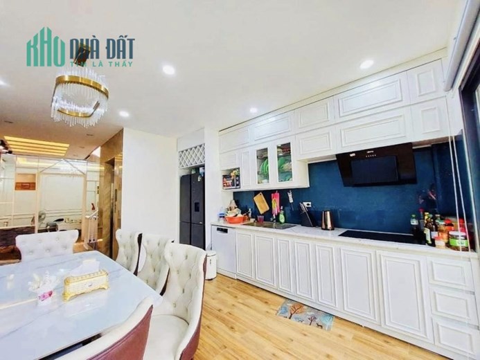BÁN NHÀ HOÀNG CẦU, ĐỐNG ĐA - NHÀ ĐẸP DÁT VÀNG - KINH DOANH - THANG MÁY - TẶNG FULL NỘI THẤT TÂN CỔ