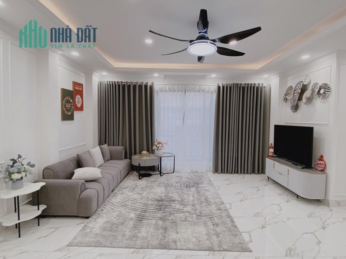 Bán nhà phố Võ Văn Dũng, Đống Đa 75m, mt 12m. Giá: 23.9 tỷ
