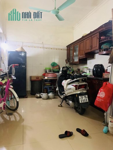 Bán nhà Trương Đinh lô góc, 5m ra chỗ taxi đỗ, DT46m2, giá 4.2 tỷ.