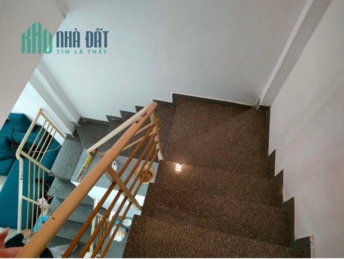 Nhà kiệt Ô tô Nguyễn Văn Linh, , 40m2, 3 tầng, 2.x tỷ