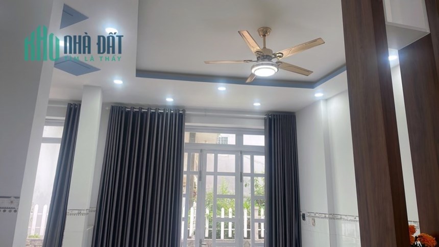 bán gấp nhà gần Tô Hiệu quận tân phú 6,4 x 10m x 3T hẻm 4m -5.9 tỷ Tl