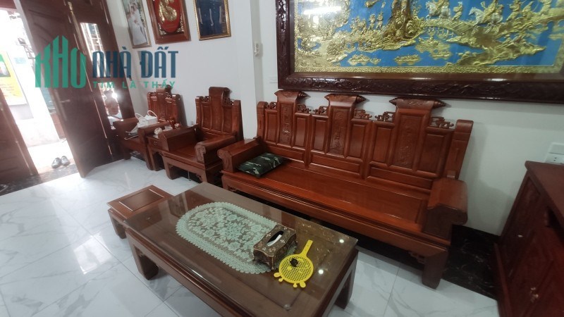 Bán nhà 5 tầng phố Đức Giang, ô tô tránh cách 20m, DT 50m2, MT 5m, giá hơn 5 tỷ