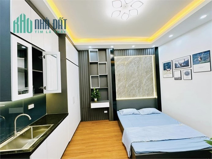 Bán tòa CCMN đối diện Đại học QUỐC GIA - 8 phòng - DT 400tr/ năm -lh 0364641141