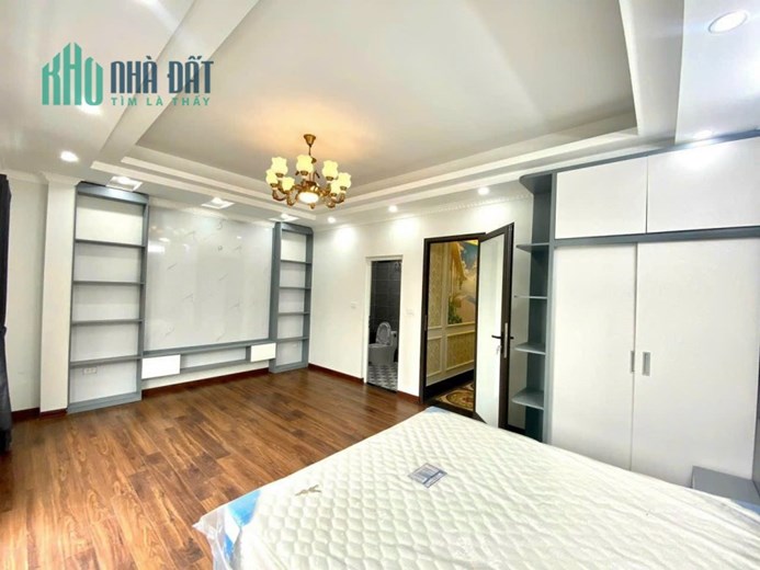 Nguyễn Khánh Toàn, 63m2, MT 4.3m, phân lô, 7 tầng, thang máy, gara ô tô, kinh doanh vip
