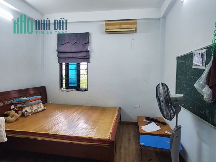 GIÁO VIÊN, bán nhà Tân Mai, ô tô qua nhà, DT: 35m2 x 5T giá 3.2 tỷ