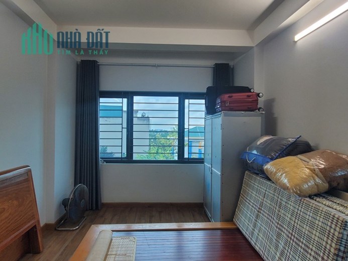 GIÁO VIÊN, bán nhà Tân Mai, ô tô qua nhà, DT: 35m2 x 5T giá 3.2 tỷ