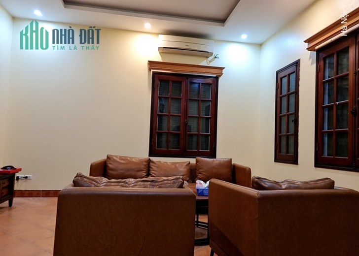 Cho thuê nhà Đào Tấn, 125m2, mt10m, 3T, 3P, 25tr. Ba Đình.