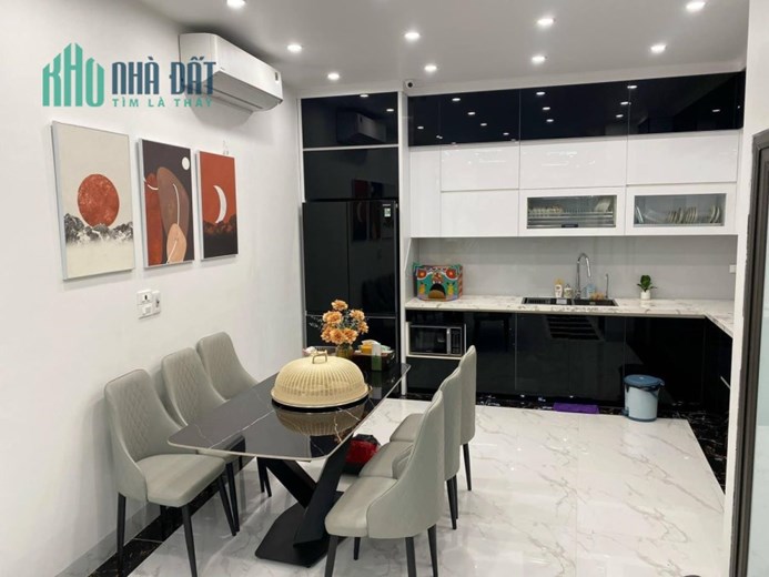 Bán nhà ngõ 360 Xã Đàn, nhà mới ở ngay, full nội thất 36m2 4 tỷ 3