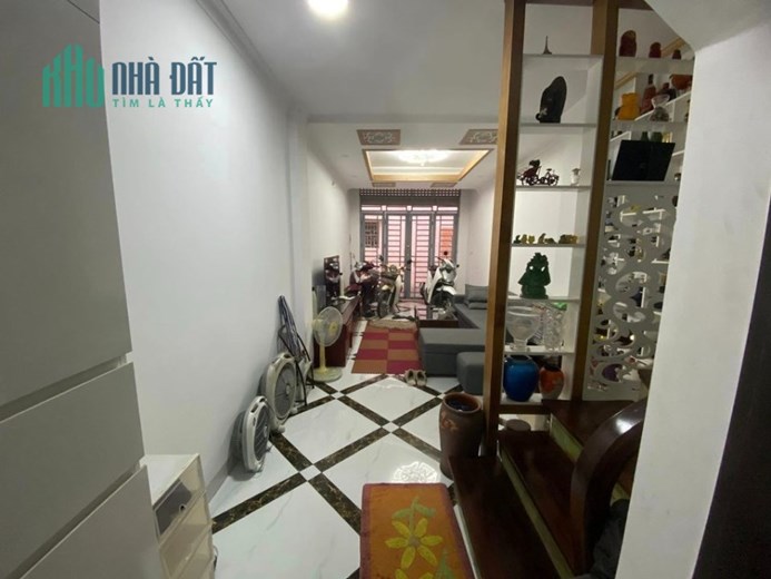Bán nhà phố Trương Định, 32m x 5 ,Chủ bán nhà định cư nước ngoài, 3 tỷ 300