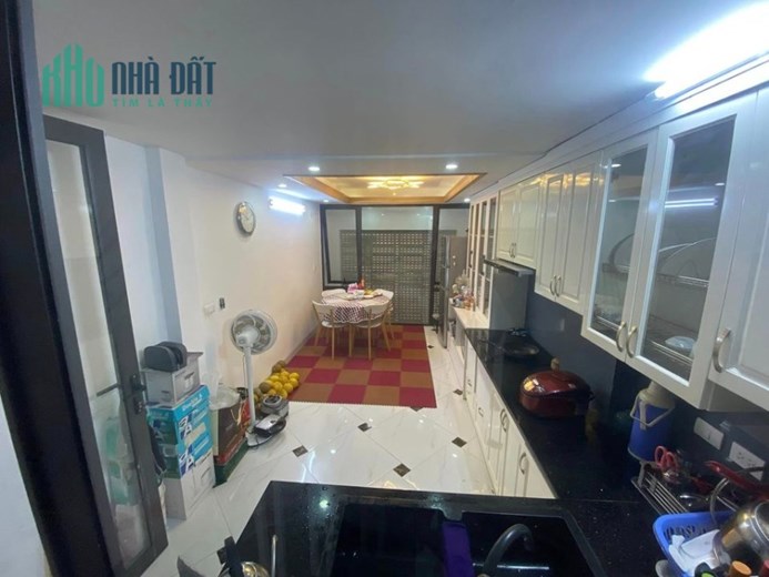 Bán nhà phố Trương Định, 32m x 5 ,Chủ bán nhà định cư nước ngoài, 3 tỷ 300