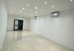 Cho thuê nhà mặt phố Huỳnh Thúc Kháng 80m2 x3 tầng,thang máy