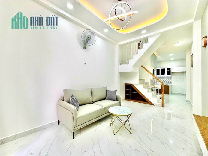 Nhà Phường 15  Tân Bình, Hẻm Xe Hơi Đường Nhựa, Thông Một Trục, 35m2 x 3 Tầng, 3 PN, Chỉ 4 Tỷ