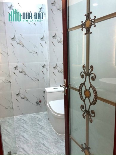 Bán nhà mặt tiền Phường 1, Quận 6, ngang 4.1m dài 18m, 6 Tầng, gấp bán giảm 2 tỷ còn 17.9 tỷ