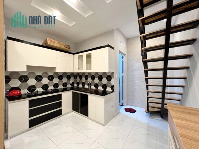 Nhà mới 2 Tầng hẻm nhánh Dương Bá Trạc P1Q8 - Giá : 2 Tỷ 950