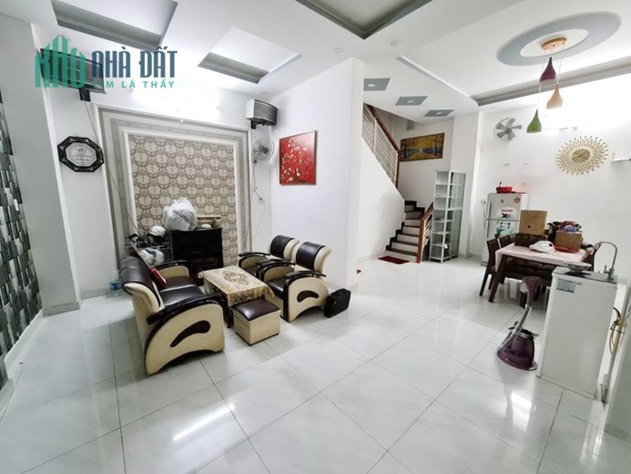 Nhà bán 4 Tầng cách 5m Mt Âu Dương Lân P3Q8 - 5.7 tỷ (TL)