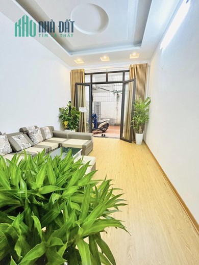 Bán nhà Trương Định, ngõ rộng, nhà thoáng, DT52m2, giá 4.2 tỷ.