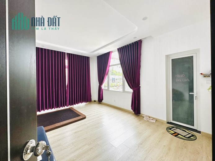 Bán Villa 376m2 Sổ riêng xây dựng đường Nguyễn Hữu Cầu, Phường 8, Đà Lạt