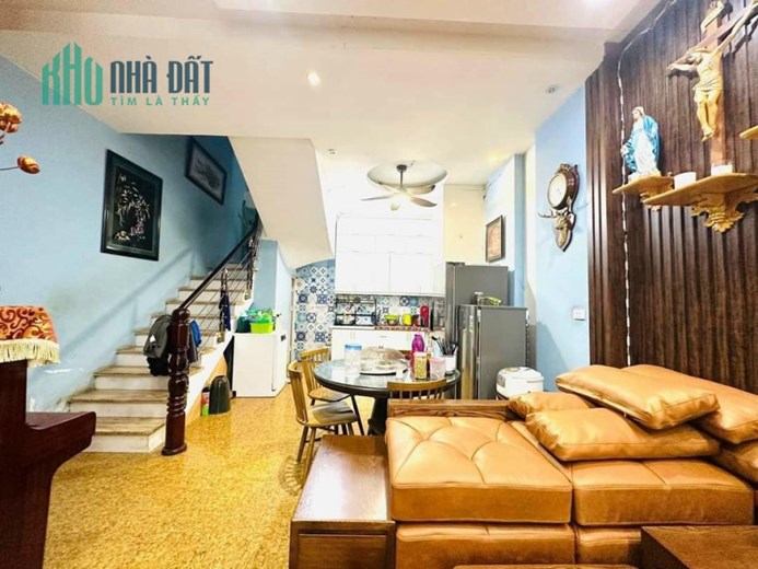 CHÍNH CHỦ BÁN GẤP NHÀ PHẠM VĂN ĐỒNG, GẦN PHỐ, GẦN ÔTÔ, 3 MẶT THOÁNG, 52M, GIÁ 5 TỶ