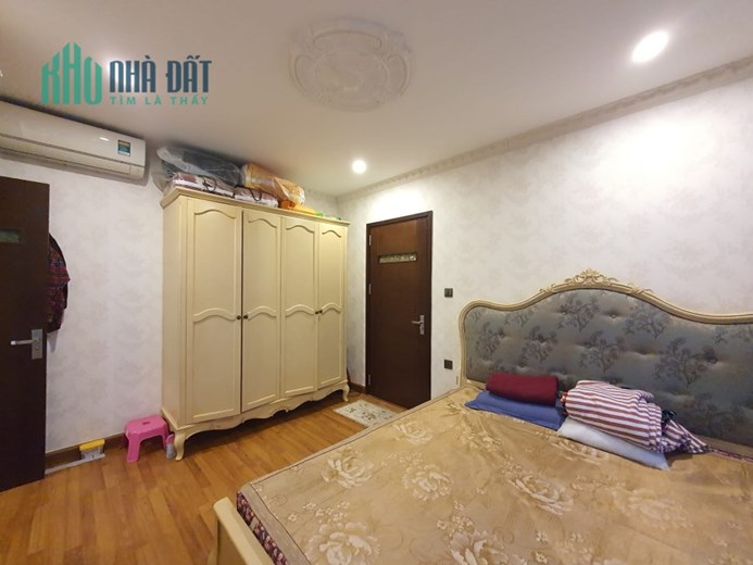 Bán CC cao cấp Home City 177 Trung Kính, lô góc, 91m2, 3 ngủ, ban công view đẹp, nội thất xịn.