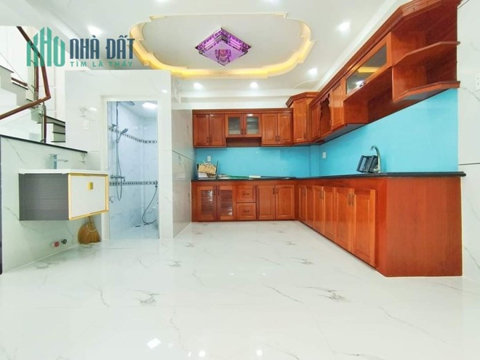 Bán nhà An Dương Vương  Quận 8 , 5 lầu, 5PN. 
giá chỉ 7,3 tỷ